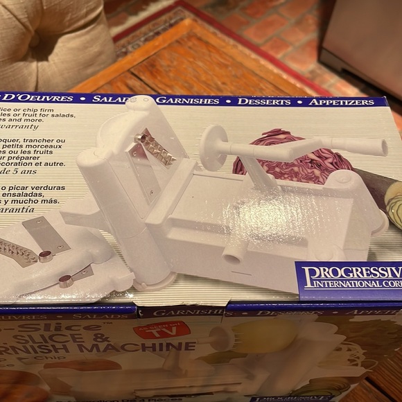 Pro-Slice 4 piece Slice and Garnish Machine - Picture 5 of 5